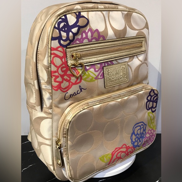 COACH Poppy Backpack π₯πβ€οΈ - Picture 3 of 17